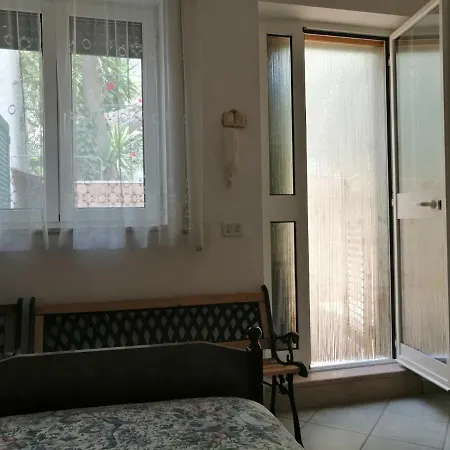 Il Giardino Della Nonna Apartment *